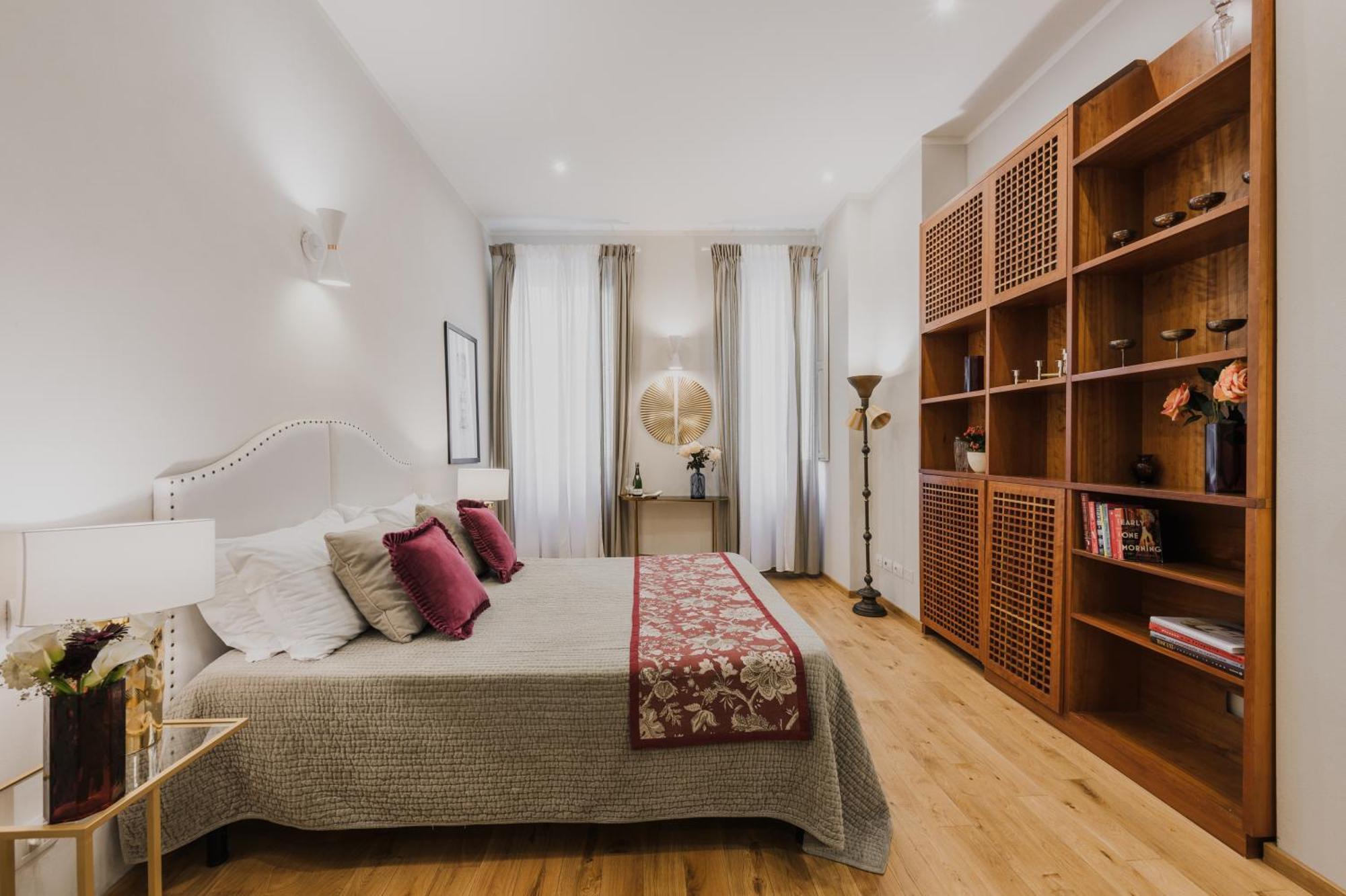 - Ariento Deluxe 6 * Florence